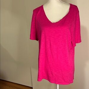 Chico's Fuchsia Short Sleeve V-Neck Tee